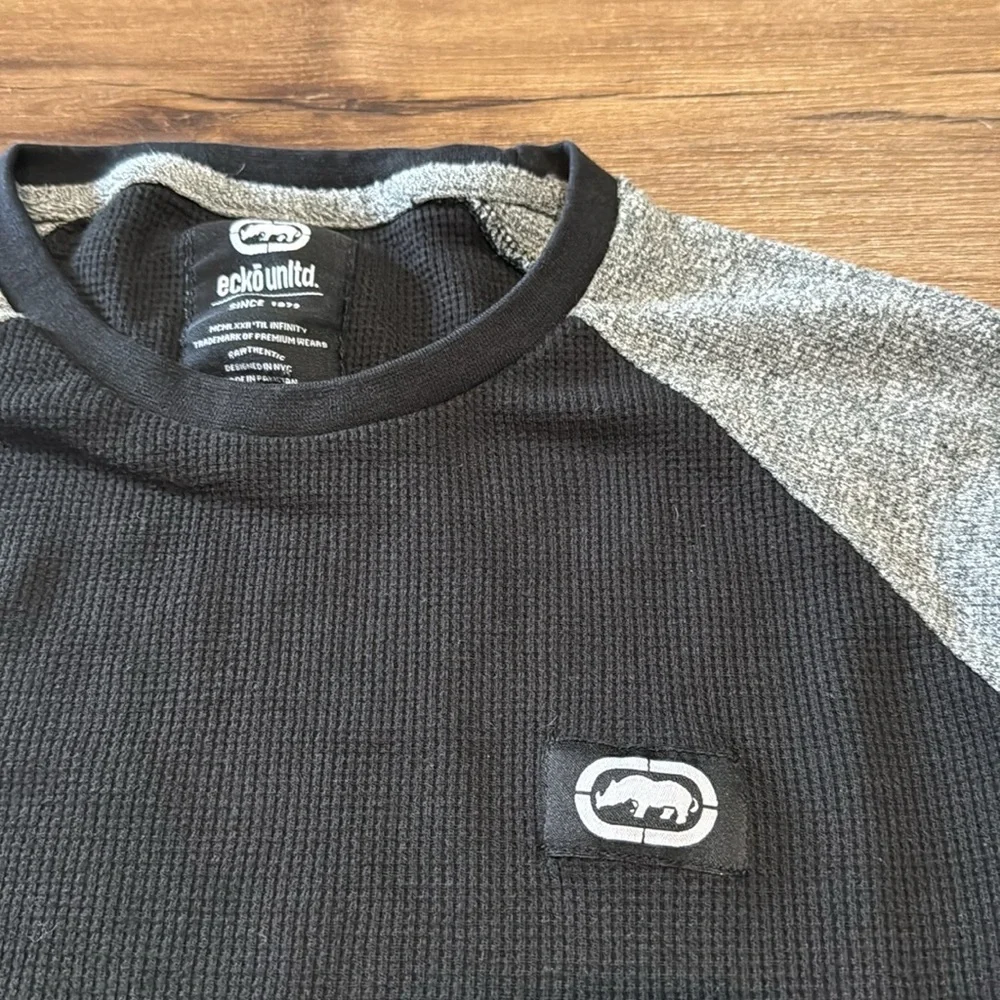 Ecko Men's Mixed Up Black & Gray Thermal Raglan. Size M